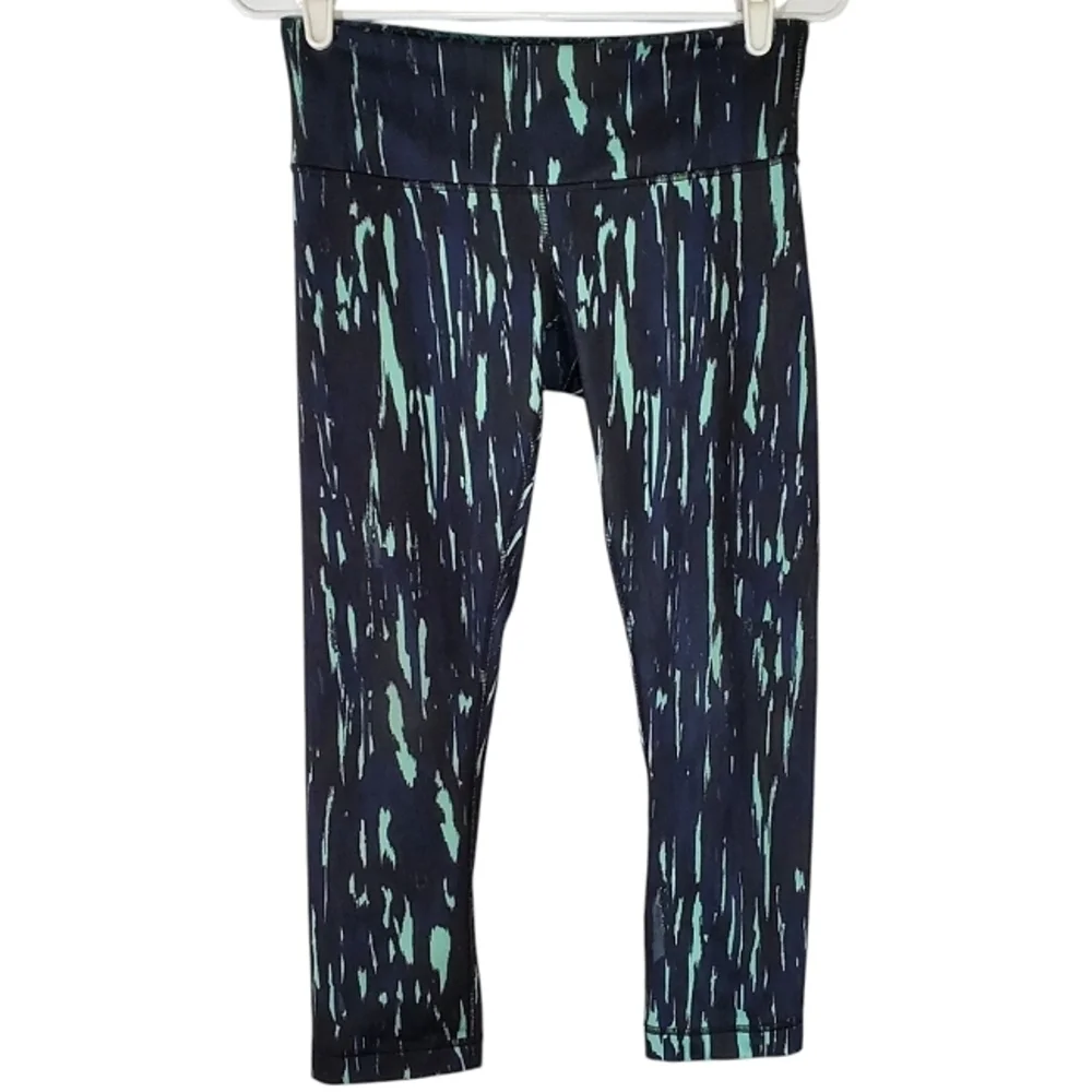 2030 * Lululemon Wunder Under Crop III Painted Animal Menthol Black Size 6